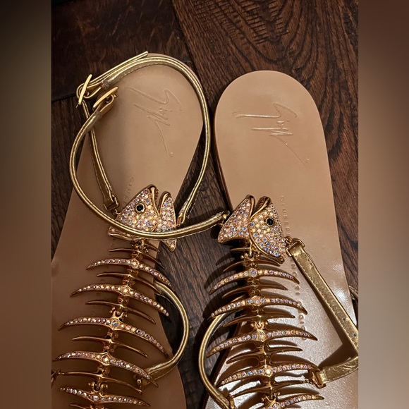 RARE Giuseppe Zanotti gold metallic leather 20th anniversary fish bone sandals - Picture 4 of 6